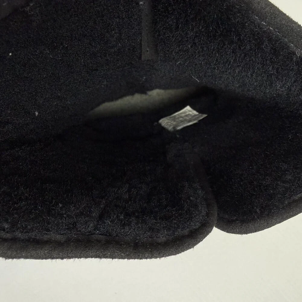 EUC UGG Alexey II Black Suede Kids Boots S/N 1017299K